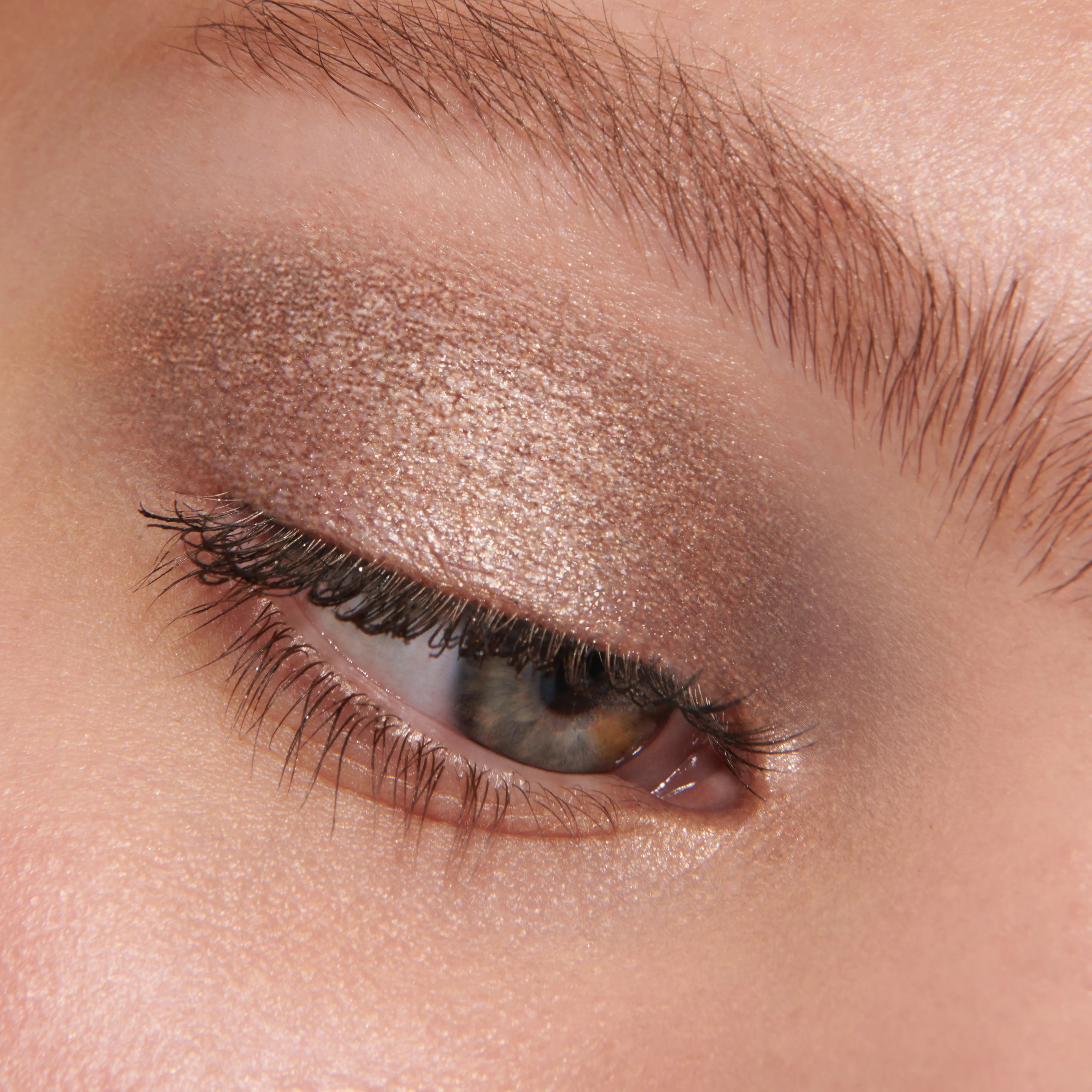 Emily (Liquid Lurex Eyeshadow) - Image 8