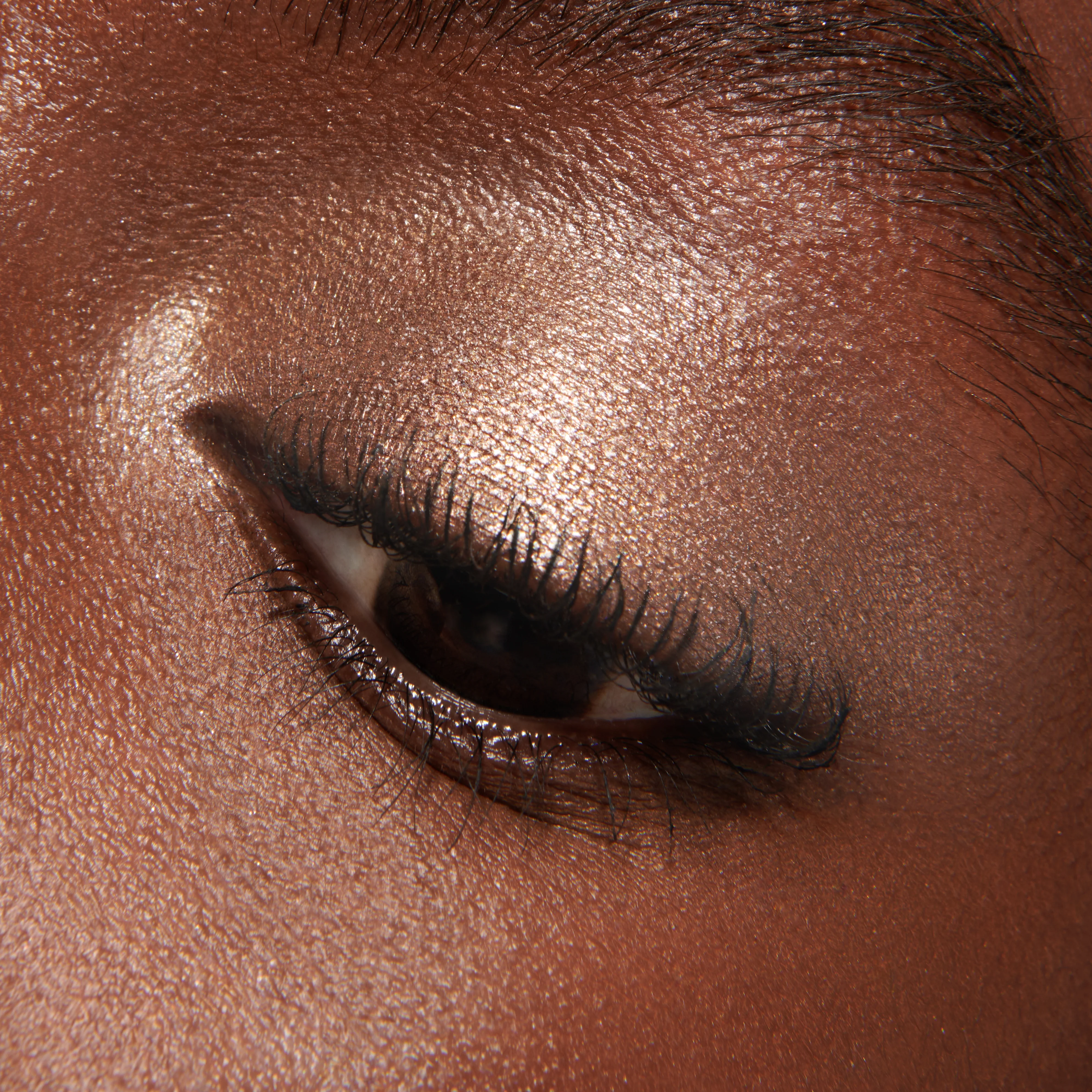 Emily (Liquid Lurex Eyeshadow) - Image 9