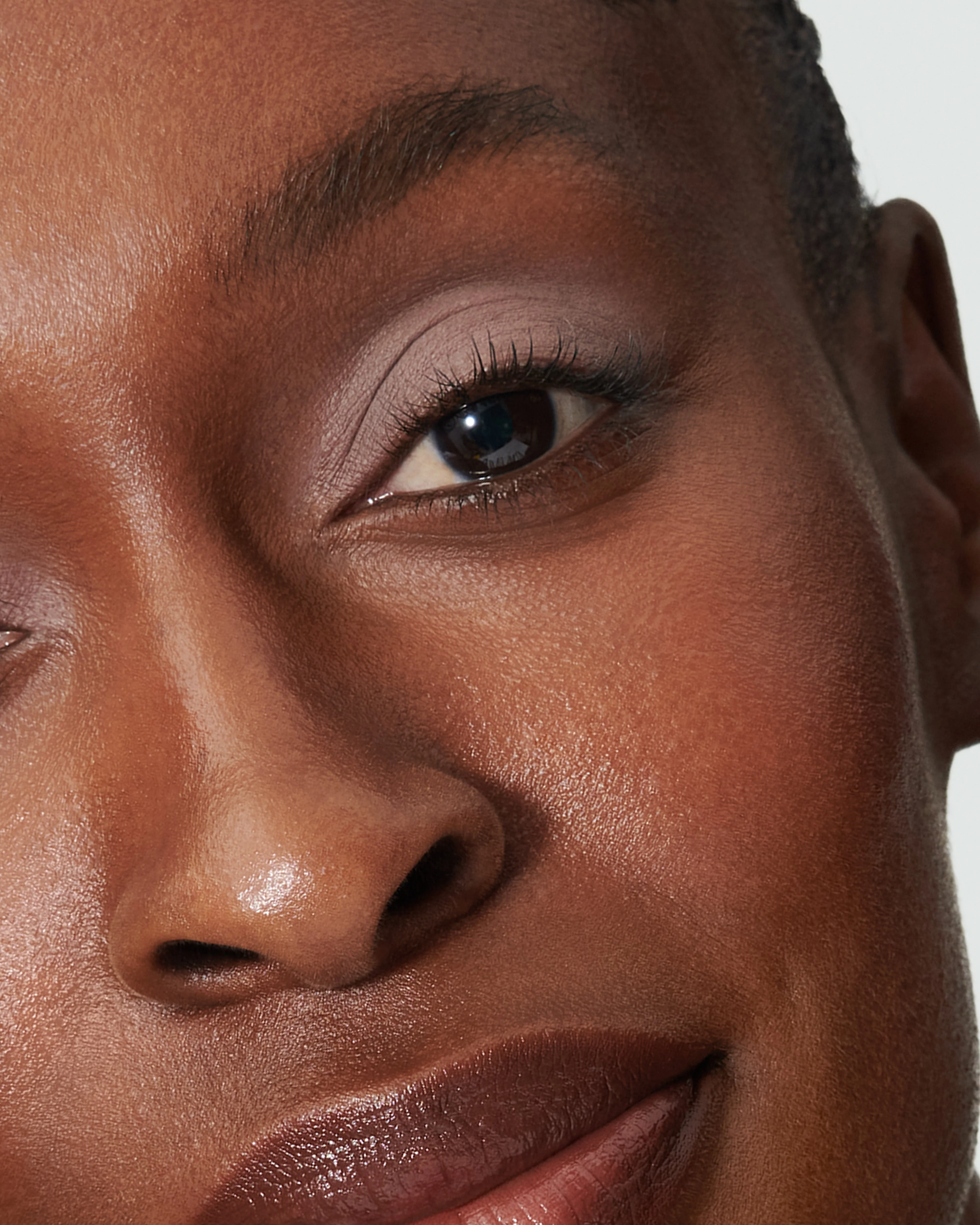 Ione (Liquid Silk Liquid Eyeshadow) - Image 6