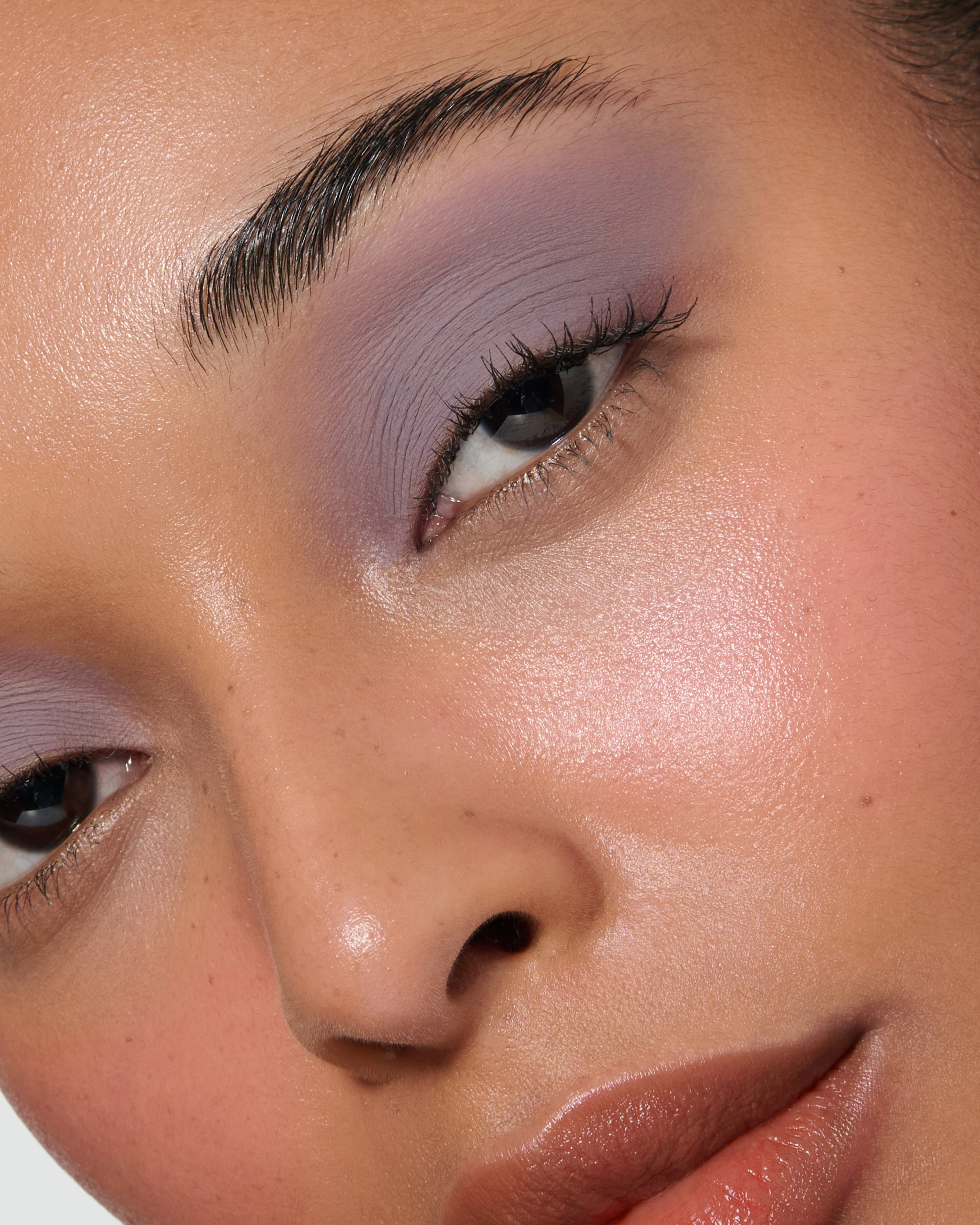Maude (Liquid Silk Liquid Eyeshadow) - Image 10