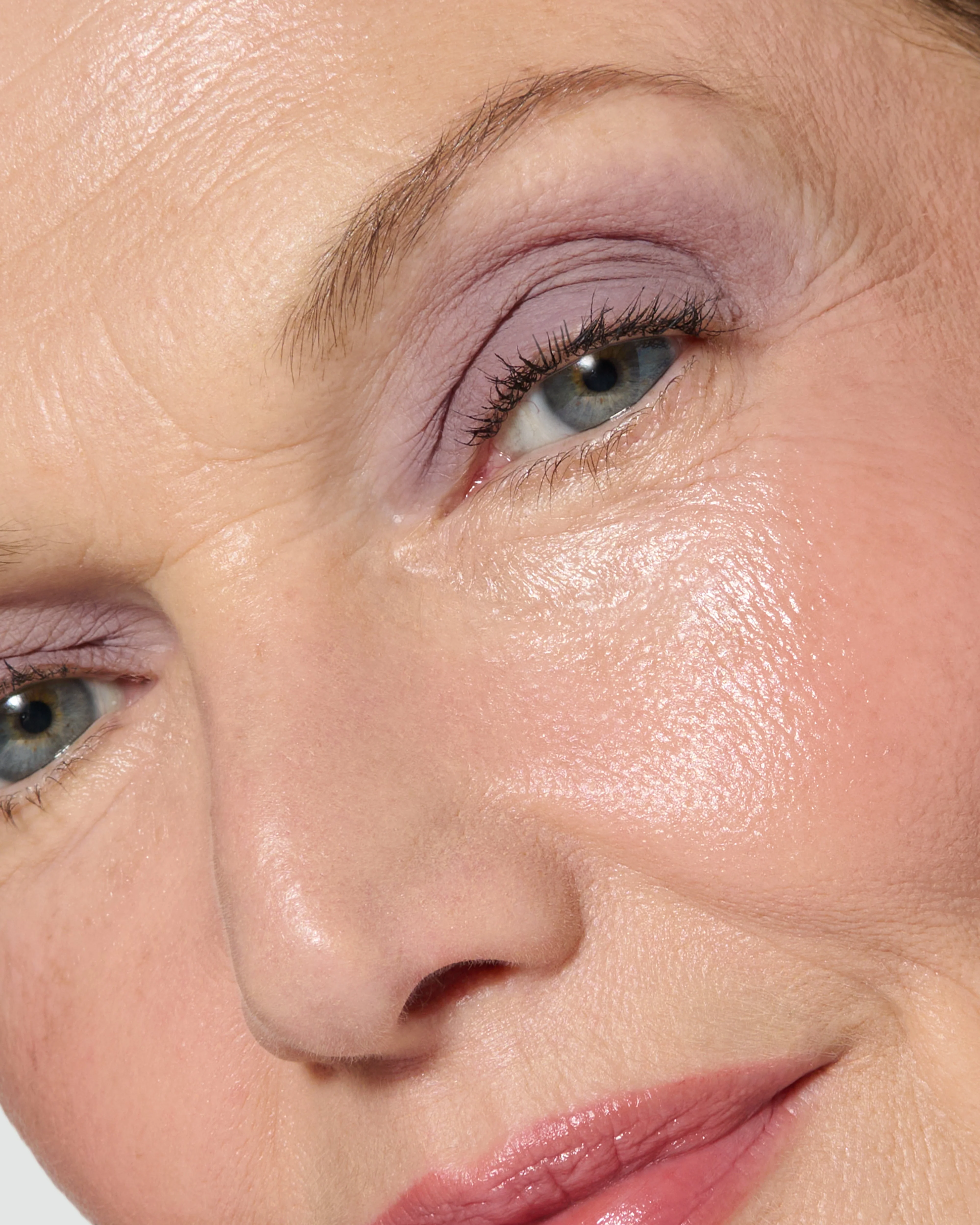 Maude (Liquid Silk Liquid Eyeshadow) - Image 6