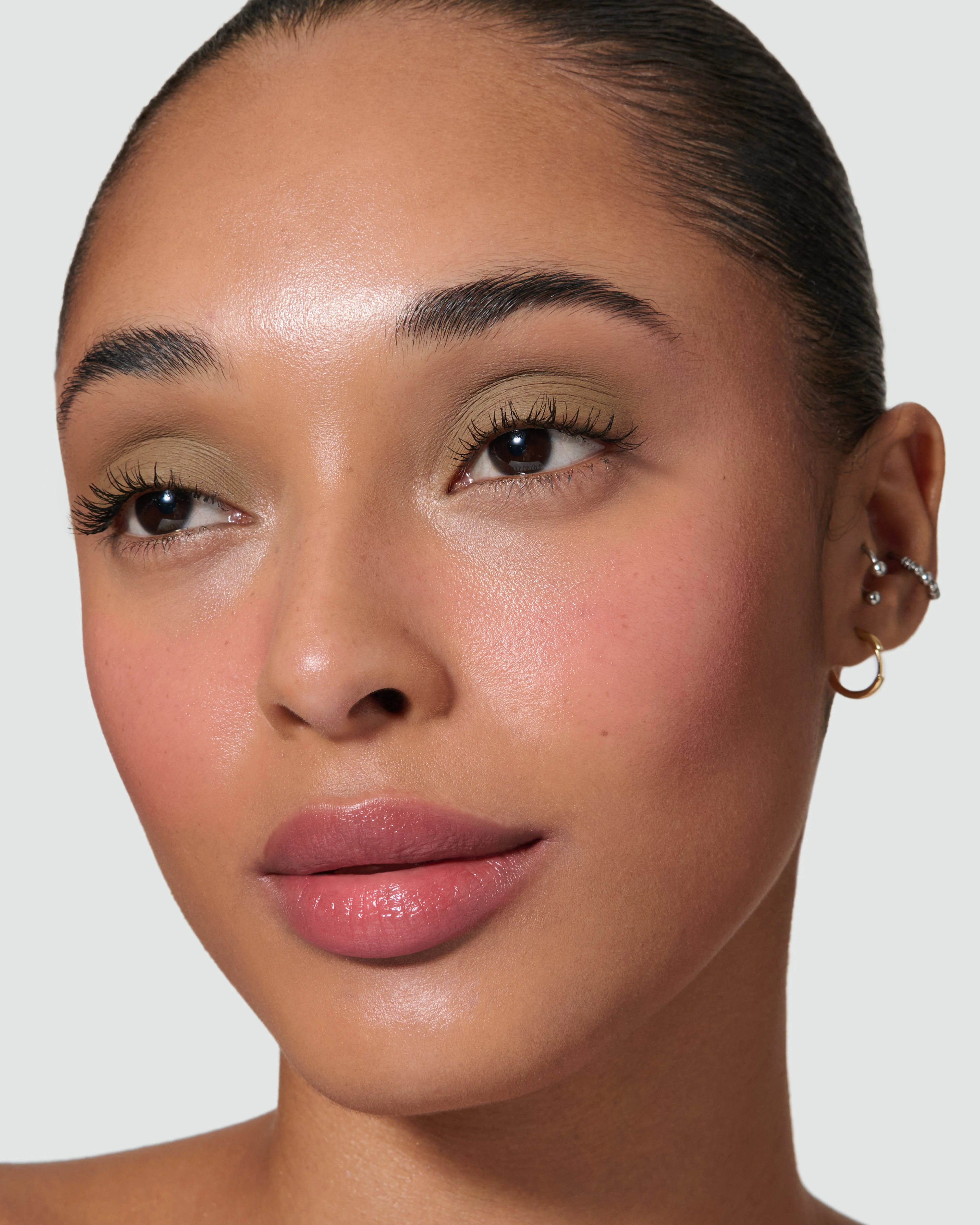 Mimi (Liquid Silk Liquid Eyeshadow) - Image 3