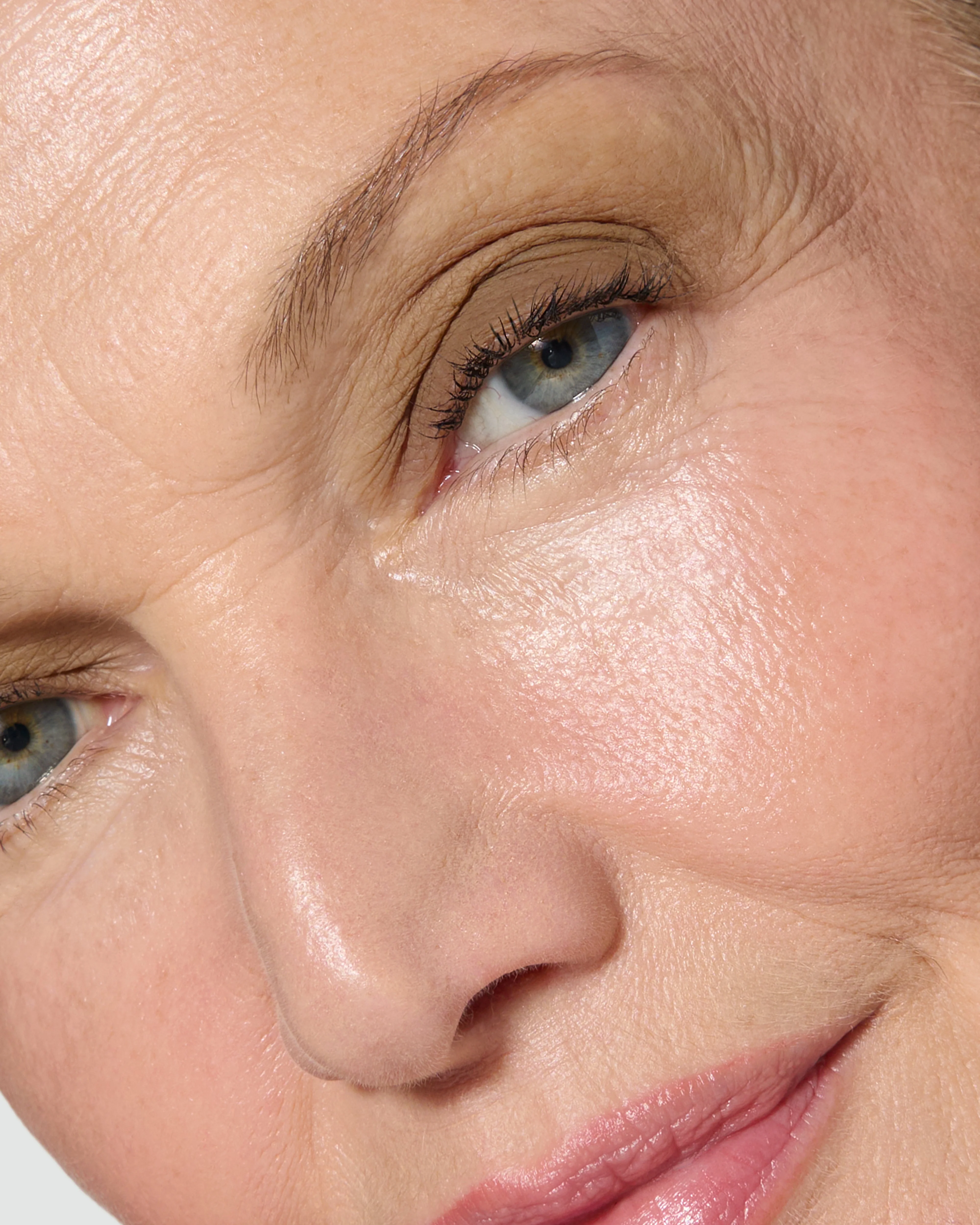 Mimi (Liquid Silk Liquid Eyeshadow) - Image 6