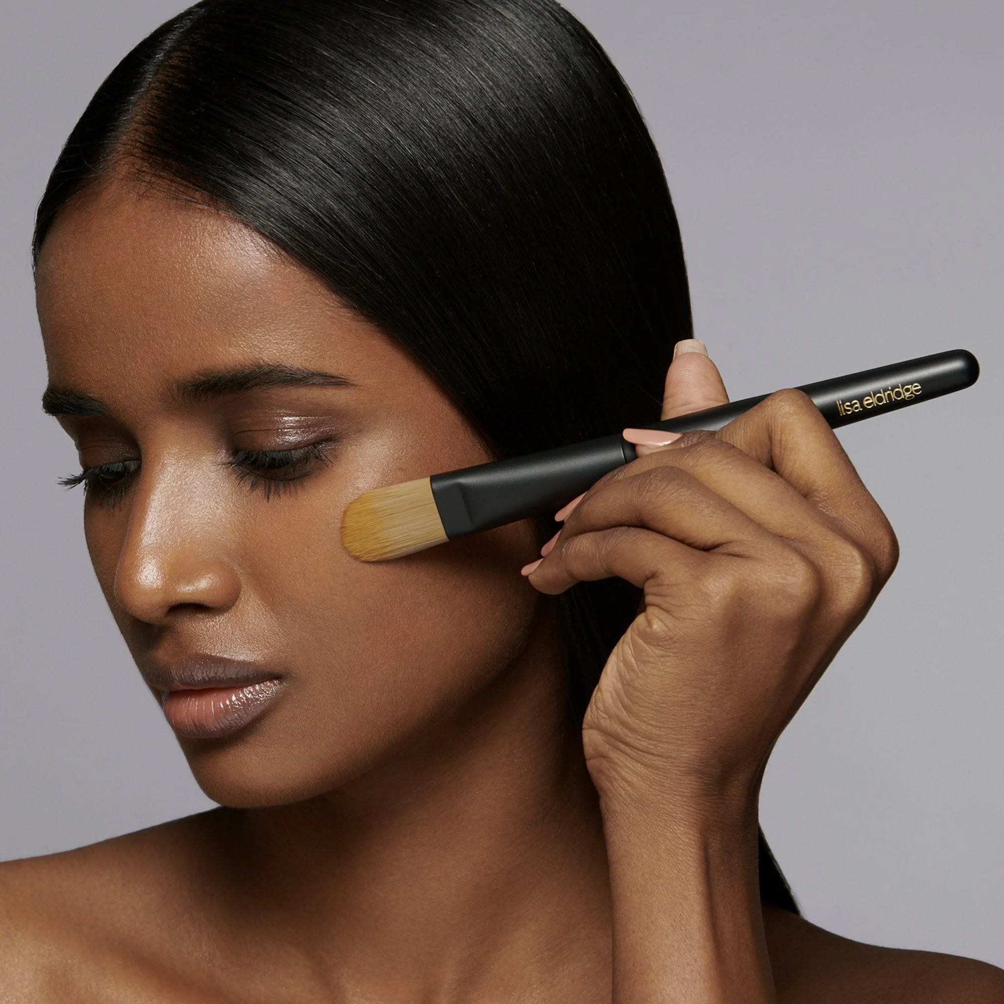 No. 1 Liquid Complexion Brush (Seamless Blend Brush) - Image 6
