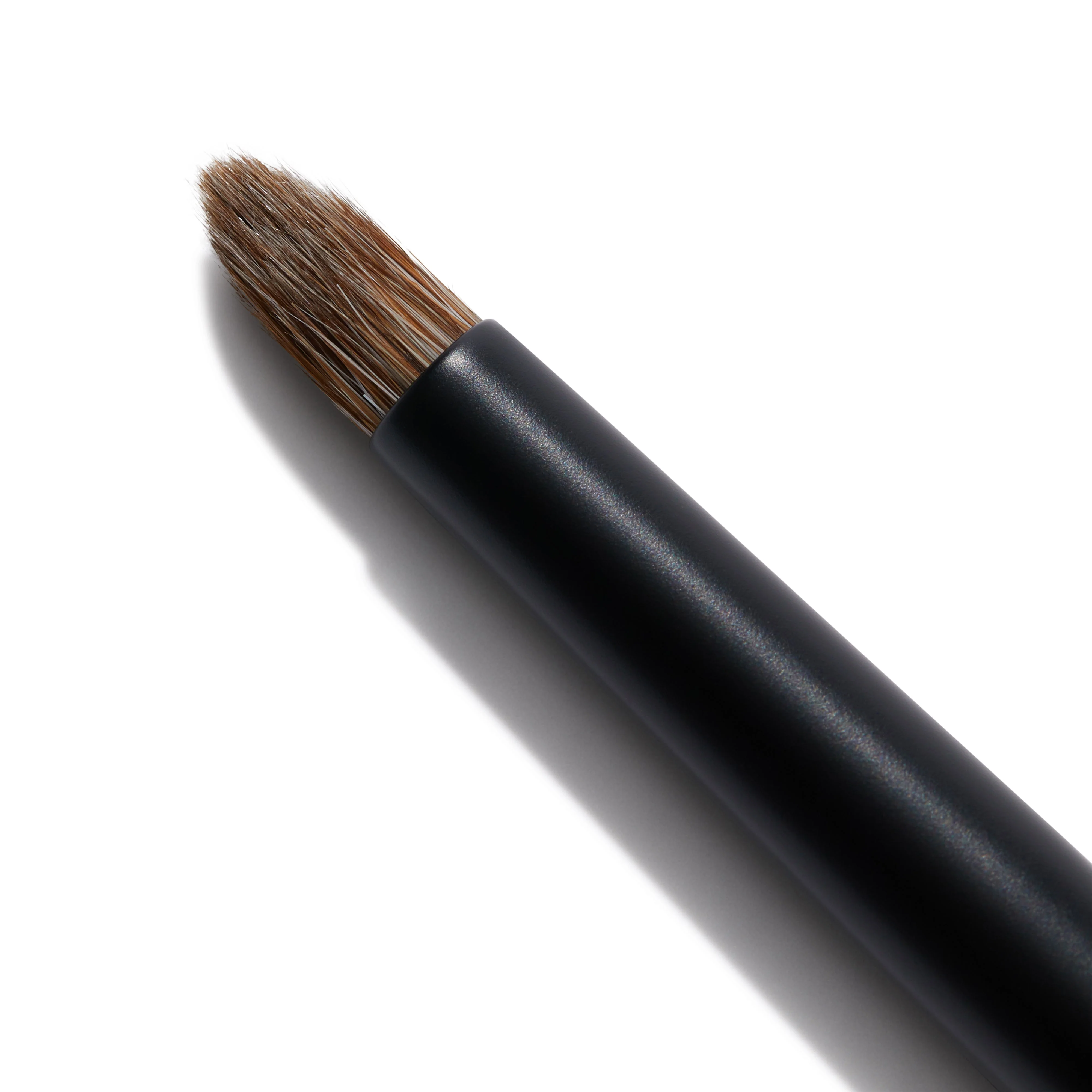No. 14 Smudge and Blend Eye Brush (Seamless Blend Brush) - Image 5