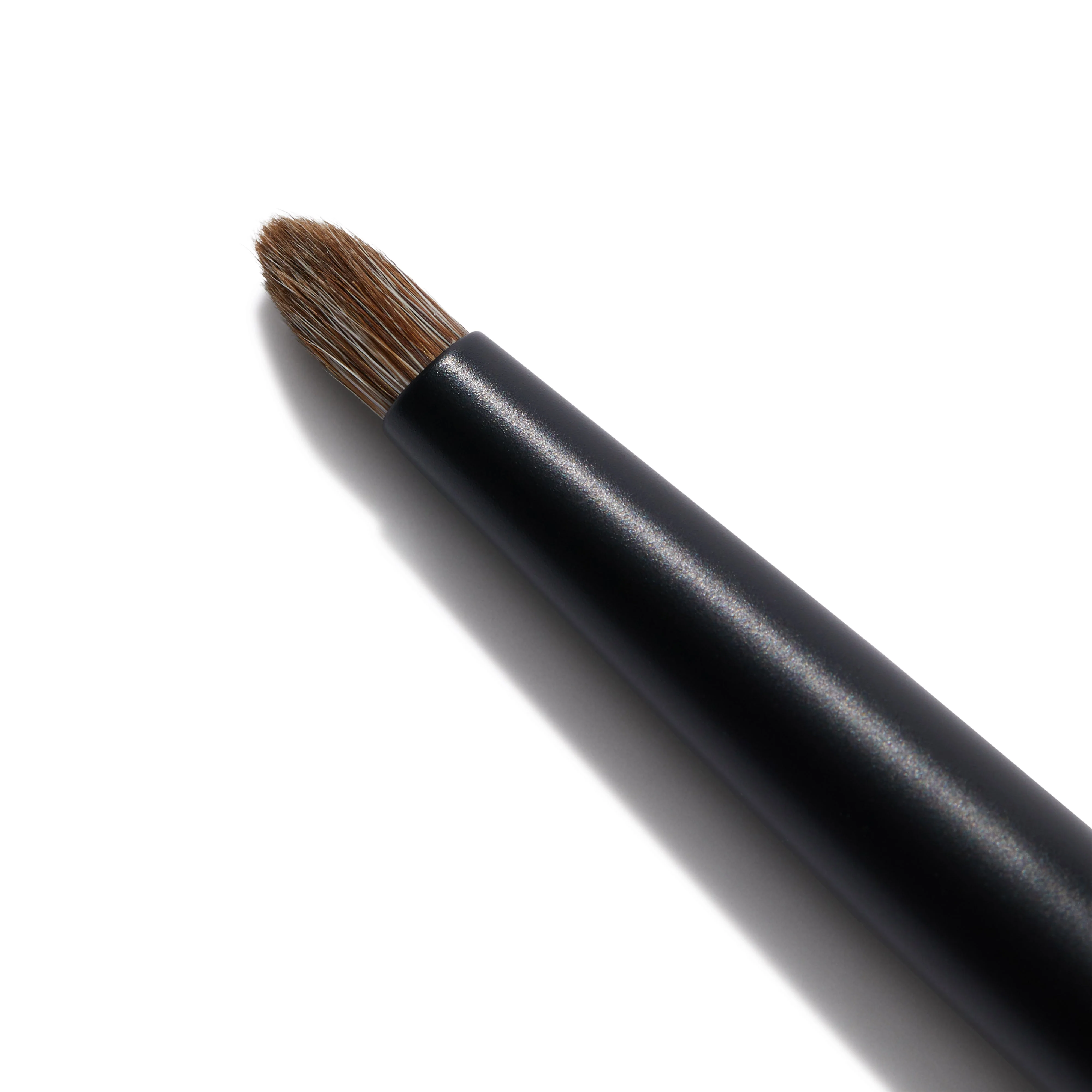 No. 15 Precision Diffuse Eye and Lip Brush (Seamless Blend Brush) - Image 4
