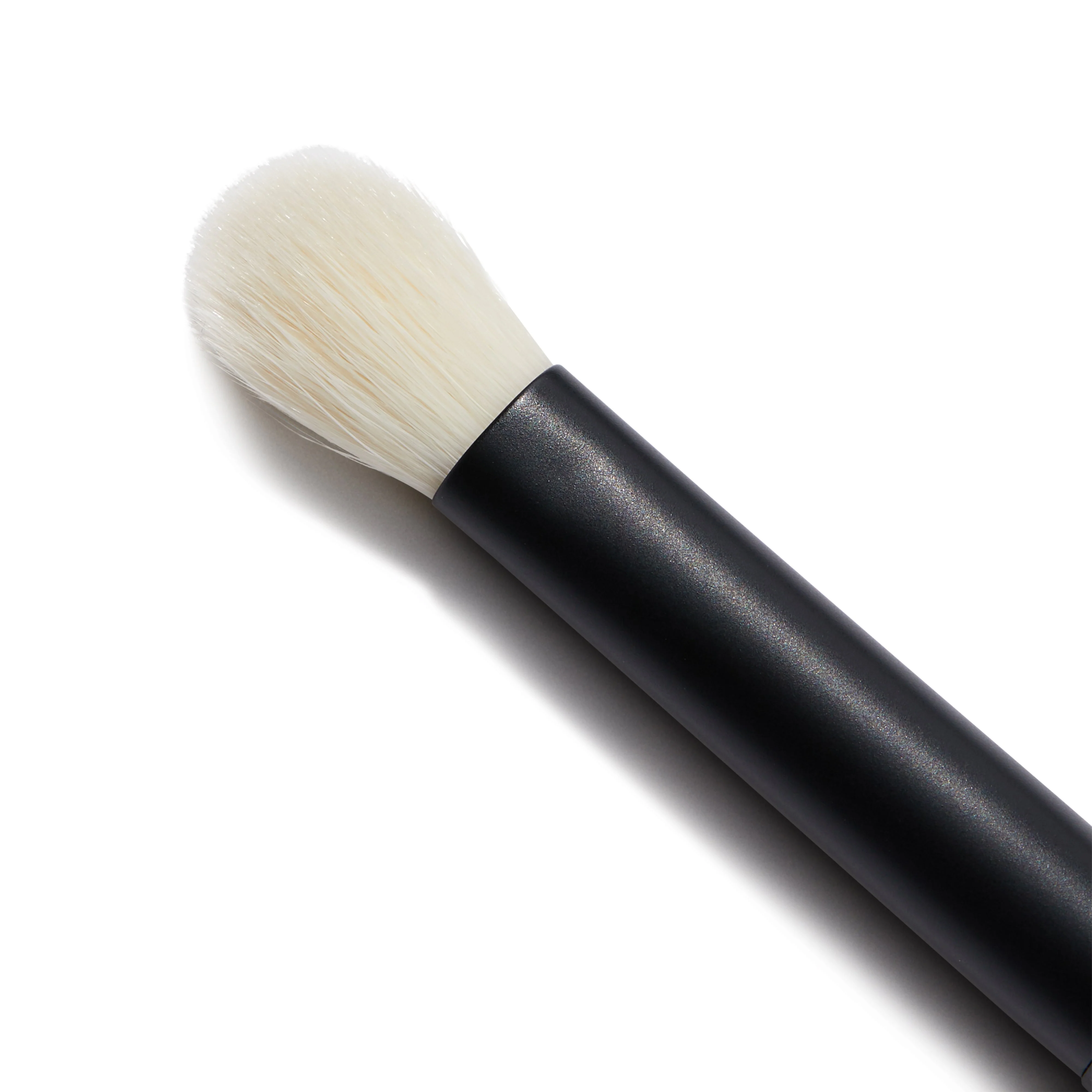 No. 8 Define and Blend Eye Brush (Seamless Blend Brush) - Image 4