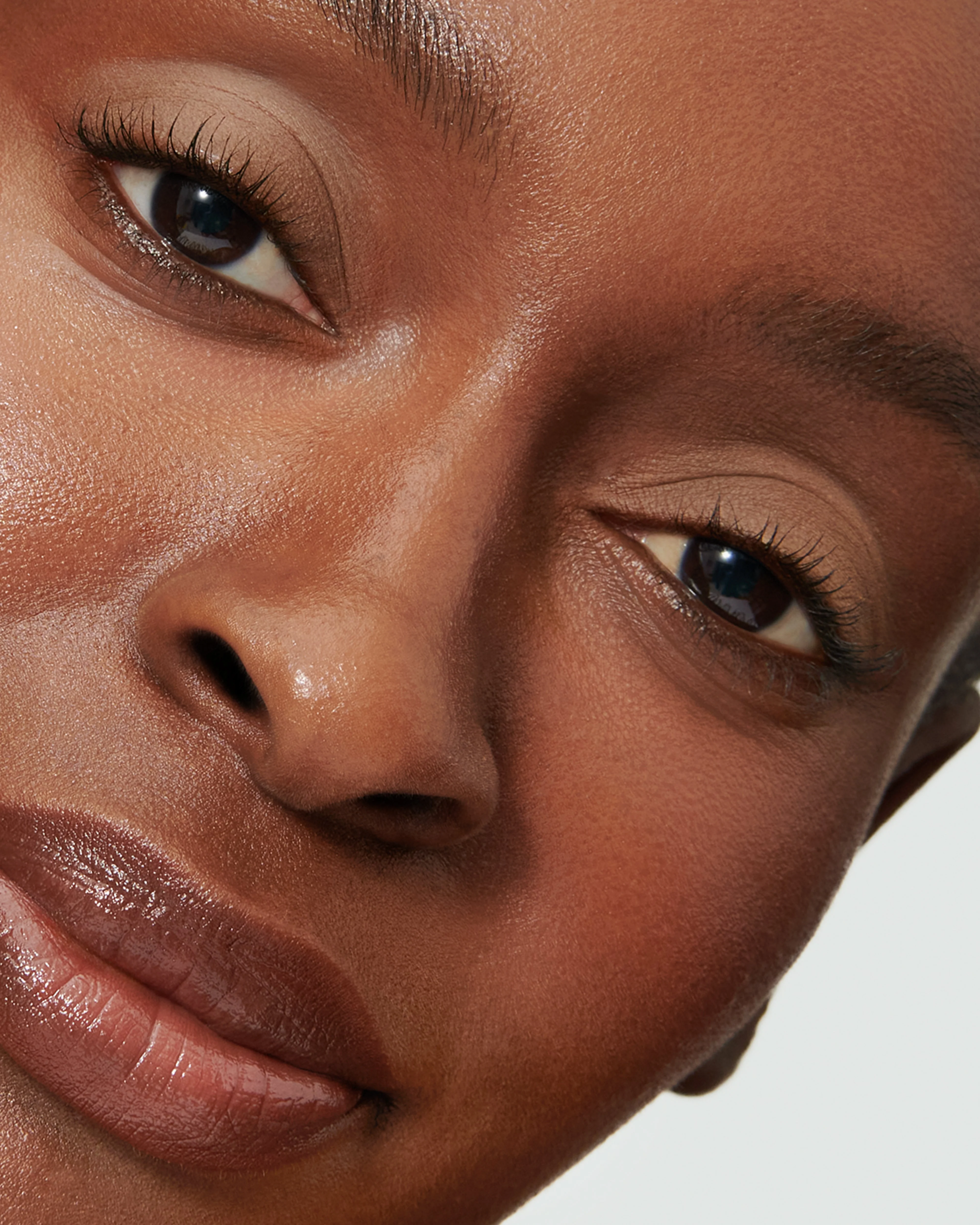 Phoebe (Liquid Silk Liquid Eyeshadow) - Image 6