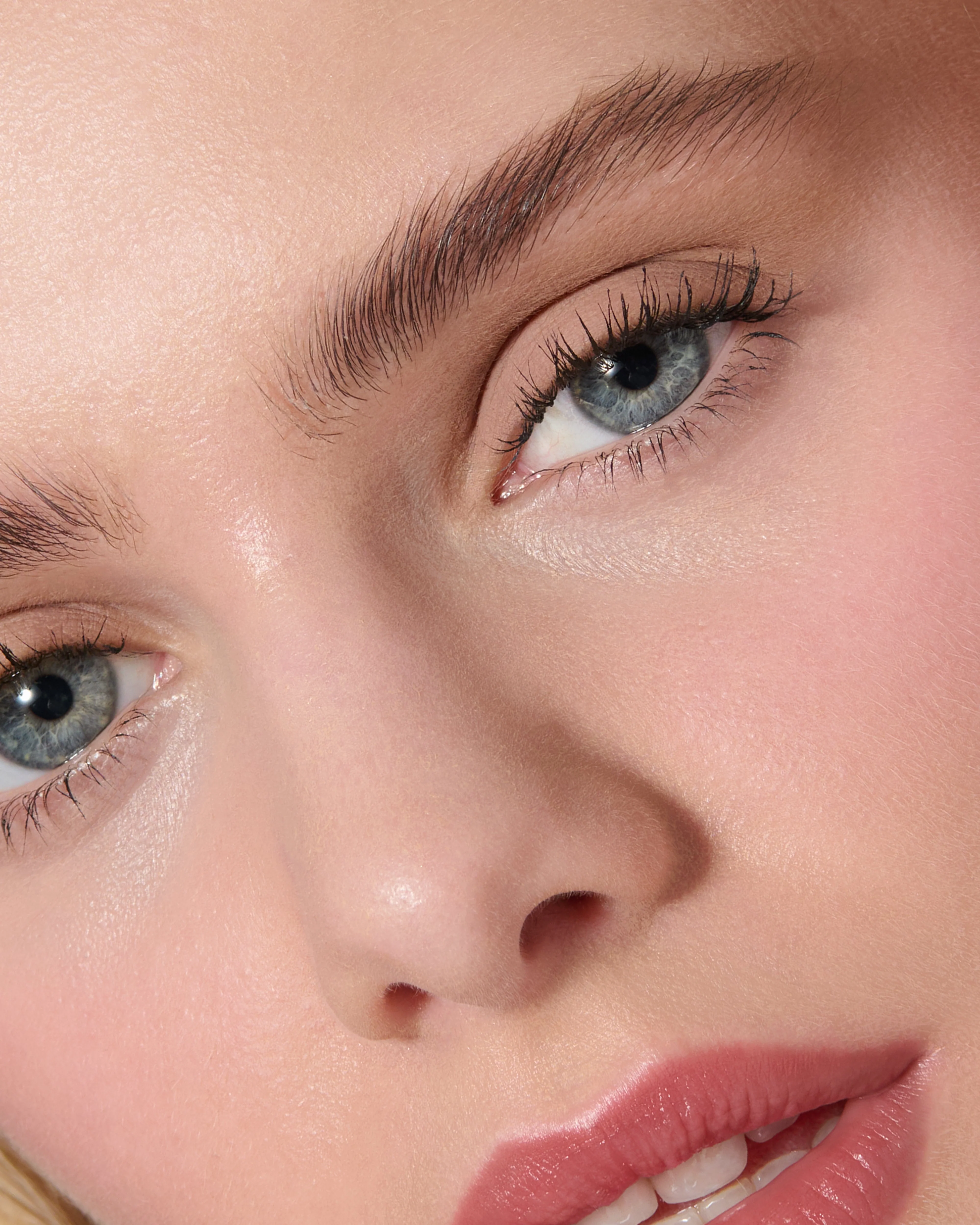 Silvia (Liquid Silk Liquid Eyeshadow) - Image 10