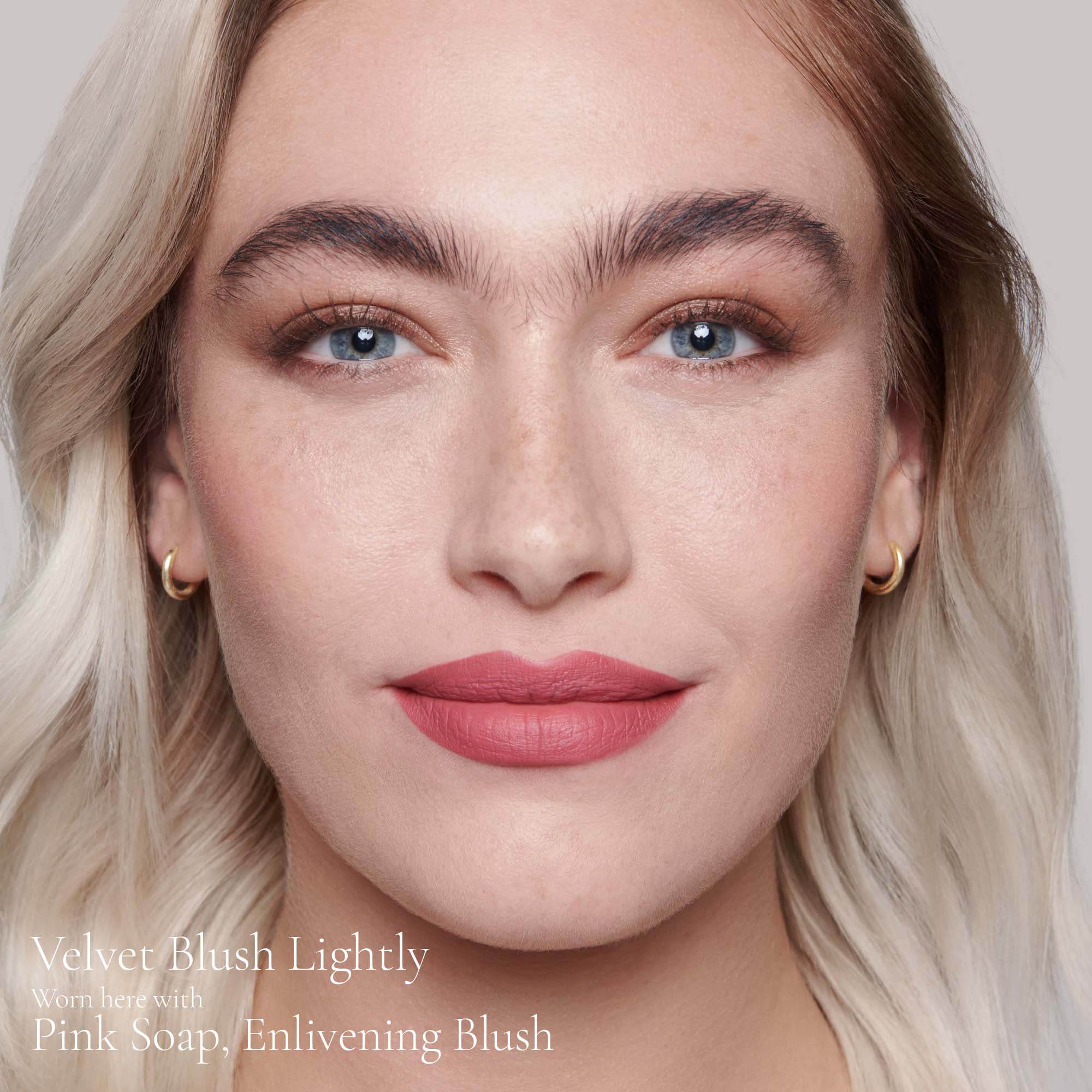 Velvet Blush Lightly (True Velvet Lip Colour) - Image 6